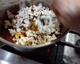 Foto del paso 3 de la receta: Pochoclo acaramelados. Palomitas de maíz