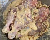 Hình bước làm 4 của món Đùi gà nướng bơ tỏiTopping gia vị rắc