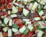 Foto del paso 2 de la receta: Guiso todo terreno (con lo que tengas)