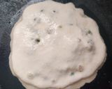 A picture of step 3 of Stuffed rava pan cake.