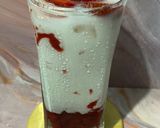 Foto langkah ke 6 dari resep Korean Strawberry Milk.
