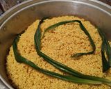Foto langkah ke 3 dari resep 35. Pulut Kuning Inti Kelapa.