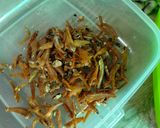 Foto langkah ke 4 dari resep Tumis Bunga Pepaya Plus Teri dan Pete anti pahit.