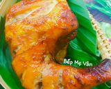 Hình bước làm 3 của món Đùi gà nướng nồi chiên không dầu gồm má và đùi gà (da gà,thịt gà và xương gà)