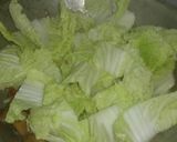 Foto langkah ke 4 dari resep Tumis Sawi Putih dan Bakso.