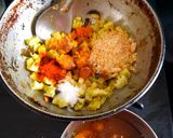 कारल्याची आंबट-गोड भाजी (karlyachi ambat god bhaji recipe in marathi) रेसिपी स्टेप 2 फोटो 