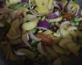 A picture of step 2 of Masala meggi.