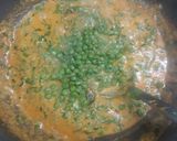A picture of step 3 of Paneer green peas methi malai.