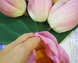 Hình bước làm 2 của món Chè Ướp Hoa Sen