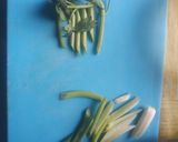 Foto langkah ke 2 dari resep Sayur Ketimun Jepang a.k.a Labu Siam Wortel Buncis Cah.