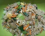 Foto langkah ke 6 dari resep Mie goreng bakso.