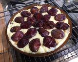 Une image de l'étape 13 de Flan surprise aux prunes et rhubarbe rose.