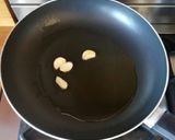 Foto del passaggio 1 della ricetta Spaghettoni con le sarde e i pomodorini 🌷