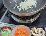 รูปขั้นตอนการทำที่ 1 ของ สปาเก็ตตี้หมูสับซอสมะเขือเทศ