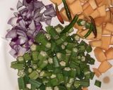A picture of step 1 of Bhindi kumro vazi.