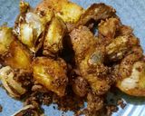 Foto langkah ke 5 dari resep Ayam goreng bawang.