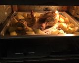 Foto del passaggio 1 della ricetta Mezzo pollo al forno con patate