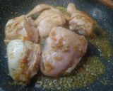 Foto langkah ke 2 dari resep Ayam Kecap Bumbu Ngohiong.