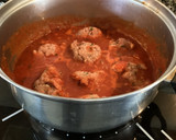 Foto del paso 1 de la receta: Albóndigas de cerdo con salsa de tomate