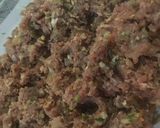 A picture of step 2 of Kachay qeema kabab.