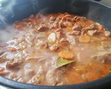 Foto del paso 3 de la receta: Carne de cerdo en salsa de especias y vinos