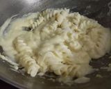 A picture of step 4 of Cheesy Pasta.