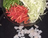 A picture of step 1 of Tri-Colour Chicken Pasta Platter.