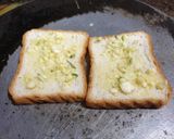 चीज़ गार्लिक ब्रेड (Cheese garlic bread recipe in Hindi) रेसिपी चरण 4 फोटो