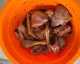 Foto langkah ke 1 dari resep Ayam Panggang Kuah Santan Pedas Manis.