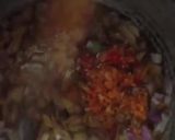 A picture of step 12 of Fried rice and pepper meat sauce.