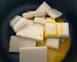 Une image de l'étape 1 de Mousse aux chocolat blanc et copeau de chocolat.