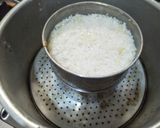 Foto langkah ke 4 dari resep 32. Nasi tim ayam instan.