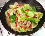 Foto langkah ke 5 dari resep Tumis Baby Cabbage (Saus Blackpaper).