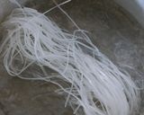 Hình bước làm 3 của món Miến sốt bò bằm