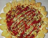 Foto langkah ke 5 dari resep Macaroni Beef Pizza.