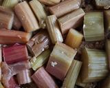 A picture of step 5 of Rhubarb and raisin oat slices.