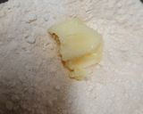 A picture of step 2 of Dryfruit Gughara.