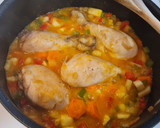 Foto del paso 5 de la receta: Jamoncitos de pollo guisados con verduras