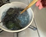 A picture of step 2 of Red Shiso Leaves Pink Juice (Just boil👏).