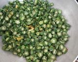 A picture of step 2 of Bhindi nu shak lady finger sabji.