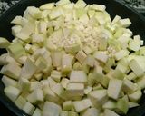 Foto del paso 1 de la receta: Pastel de calabacín con atún