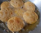 A picture of step 5 of Sattu Ki Kachori.