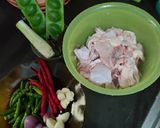Foto langkah ke 1 dari resep Ayam bumbu kuning + pete.