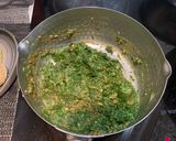 A picture of step 3 of Spinach saag.