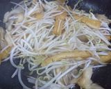 Hình bước làm 1 của món Mì rau củ xào nấm chay