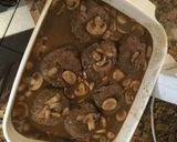 A picture of step 10 of P-lo's Salisbury Steak and Gravy.