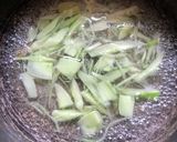 A picture of step 1 of Plastic chutney (raw papaya).