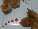 Siomay + pangsit goreng enakkk... 😄