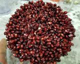 A picture of step 1 of Pomegranate Milkshake.