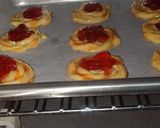 Foto langkah ke 4 dari resep 🍂 Strawberry Puff Pastry.